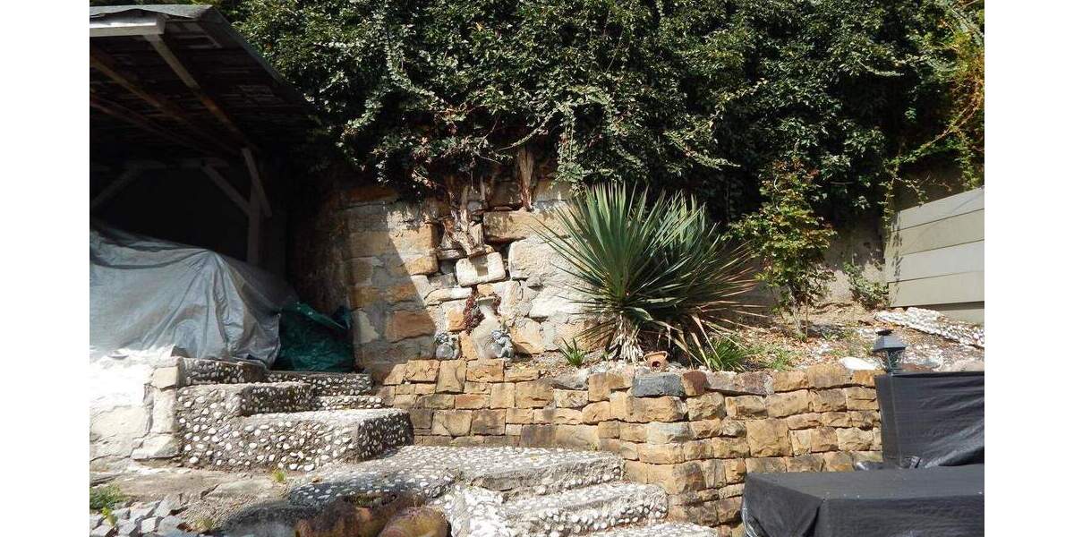 Mehrfamilienhaus, Wohnhaus Göppingen Stadtgebiet - 9 Zimmer, 133 m&sup2;, 490.000&euro; | Angebot:25851395