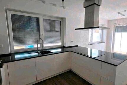 Haus Grünendeich - 6 Zimmer, 169 m&sup2;, 1.950&euro; | Angebot:26136082