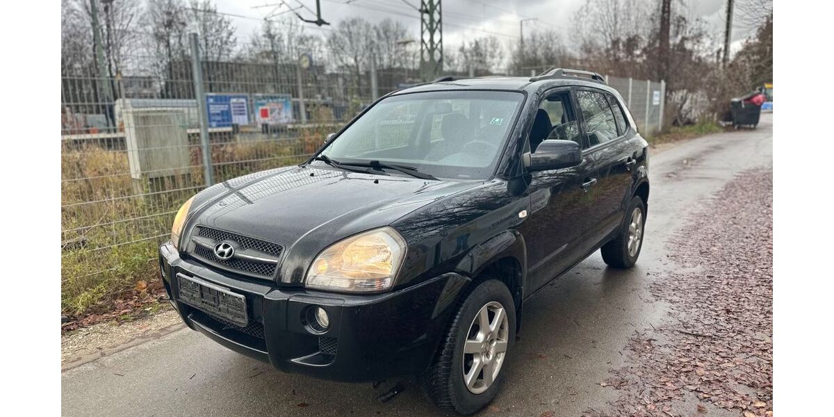 Hyundai TUCSON 104.241 km 2.690 € München 81929