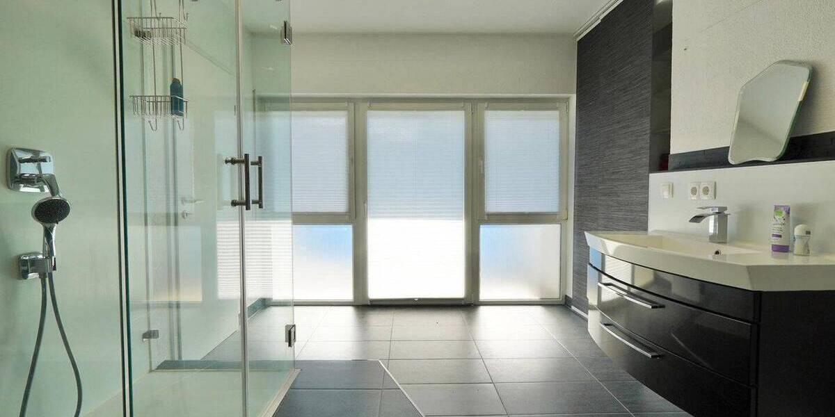 Einfamilienhaus Raunheim - 6 Zimmer, 128 m&sup2;, 2.000&euro; | Angebot:25927502