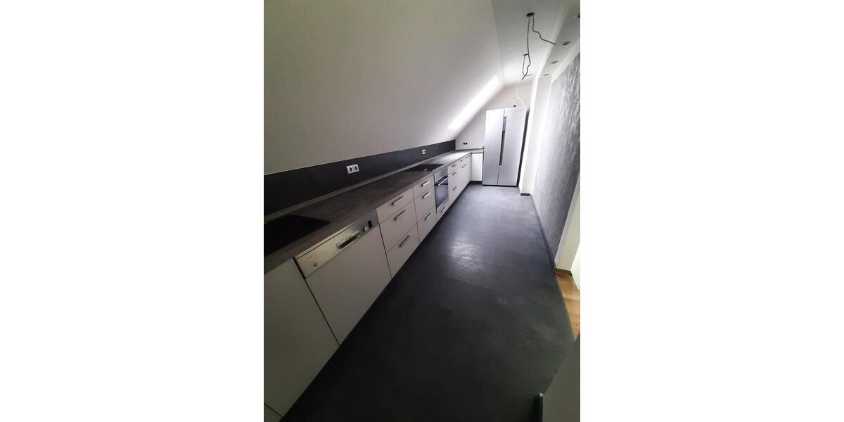 Dachgeschoßwohnung Schleusingen - 3 Zimmer, 78 m&sup2;, 580&euro; | Angebot:25810237