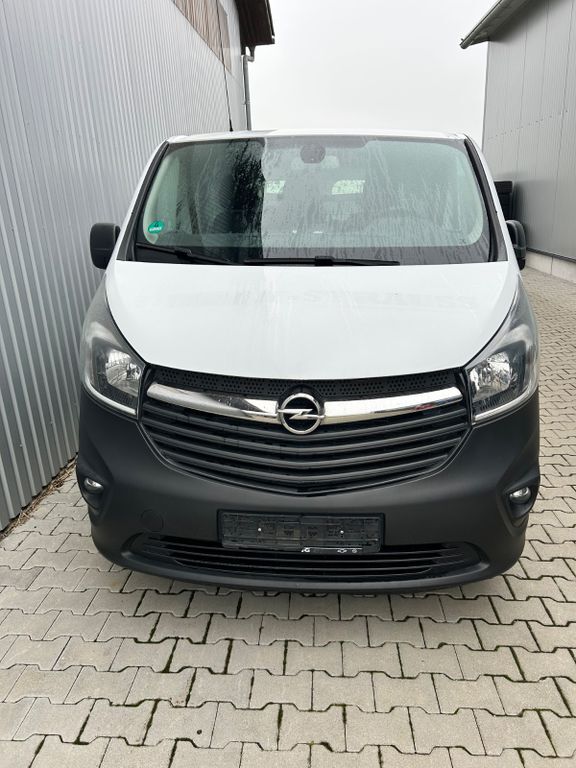 Opel Vivaro 120.737 km 9.500 € Creglingen 97993