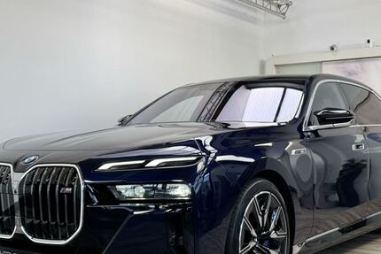 BMW i7 24.365 km 104.489 € Königsbrunn 86343