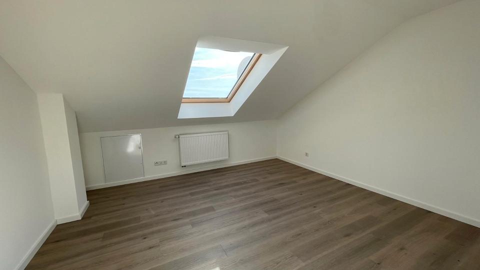 Dachgeschoßwohnung Goldbach - 4.5 Zimmer, 126 m&sup2;, 1.500&euro; | Angebot:26648221