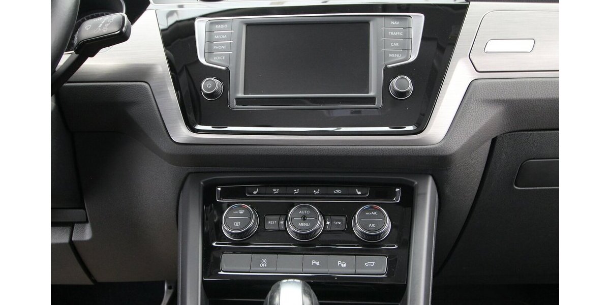 VW Touran 1.6 TDI BMT 7-DSG Comfortline NAVI+ACC 151.032 km 13.900 &euro; Hagenow 19230