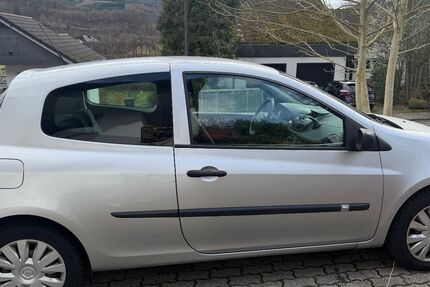 Renault Clio 197.904 km 1.350 &euro; Meschede 59872