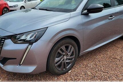 Peugeot 208 27.350 km 13.699 &euro; Chemnitz - Mittelbach 09224