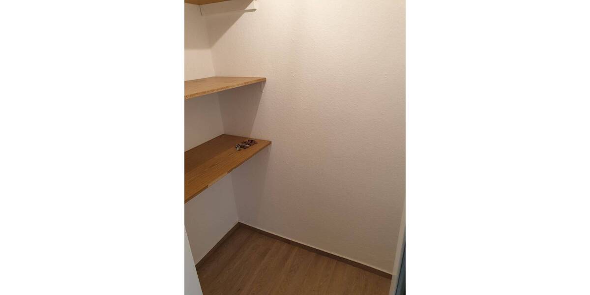 Etagenwohnung Neumünster Innenstadt - 3 Zimmer, 74 m&sup2;, 600&euro; | Angebot:25796592