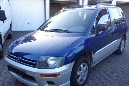 Mitsubishi Space Runner 196.000 km 1.450 € Mülheim 45481