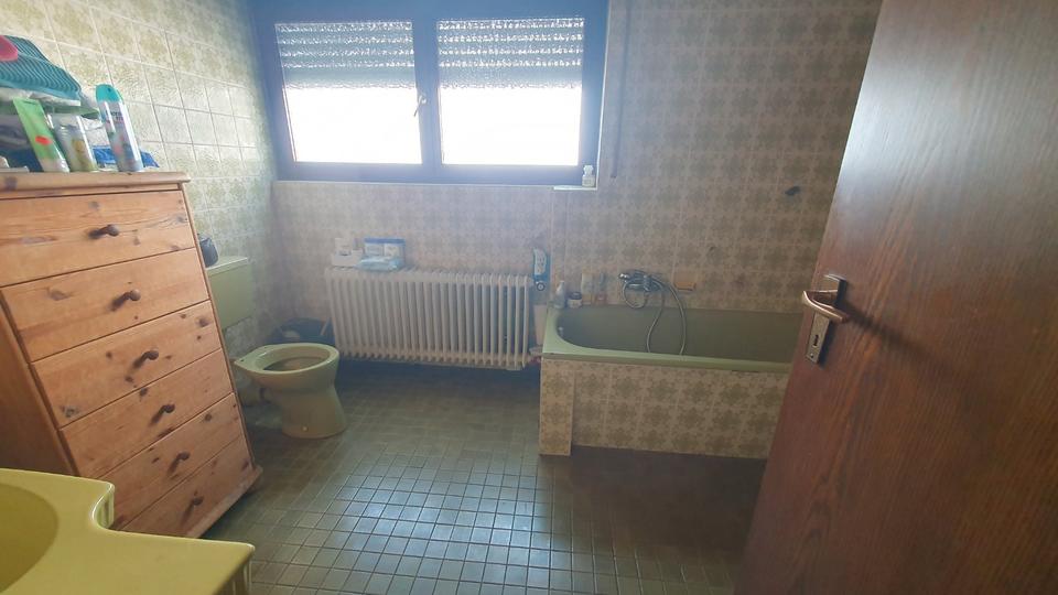 Einfamilienhaus Elztal - 10 Zimmer, 280 m&sup2;, 400.000&euro; | Angebot:26953202