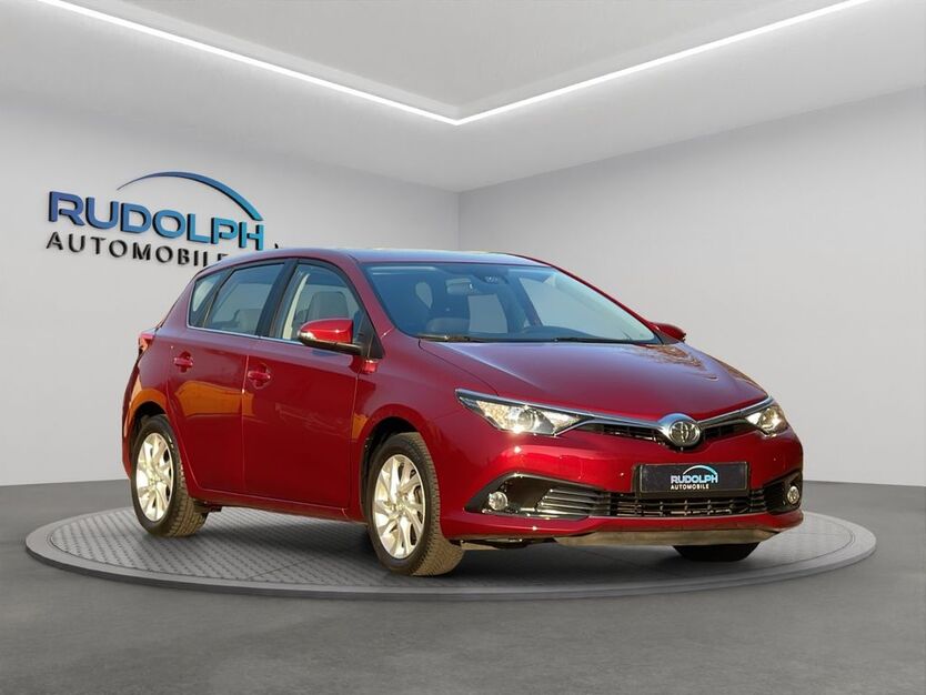 Toyota Auris 65.000 km 11.699 € Berlin 13088