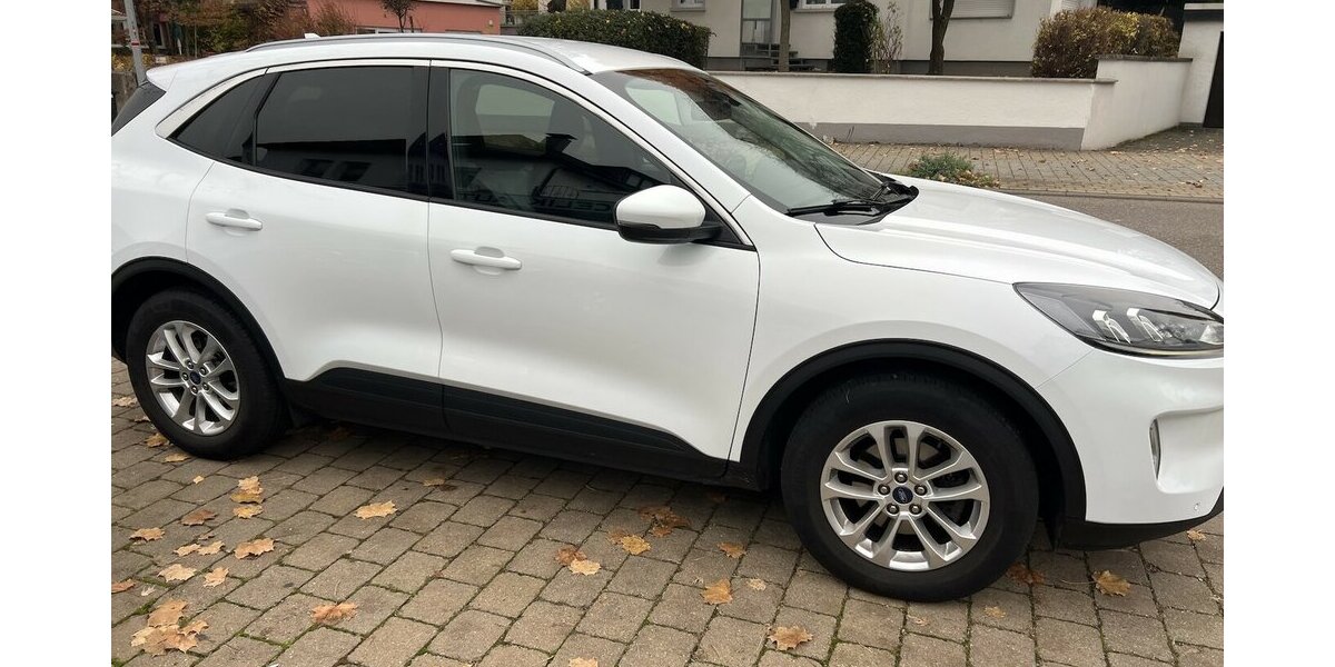 Ford Kuga TCDI Titanium 1 Hand navi 160.000 km 15.990 &euro; Neckarsulm 74172