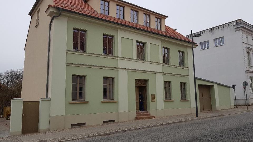 Sanierte 2-Raum-Wohnung im Zentrum- möbliert Zeitmietvertrag max. 2 Jahre