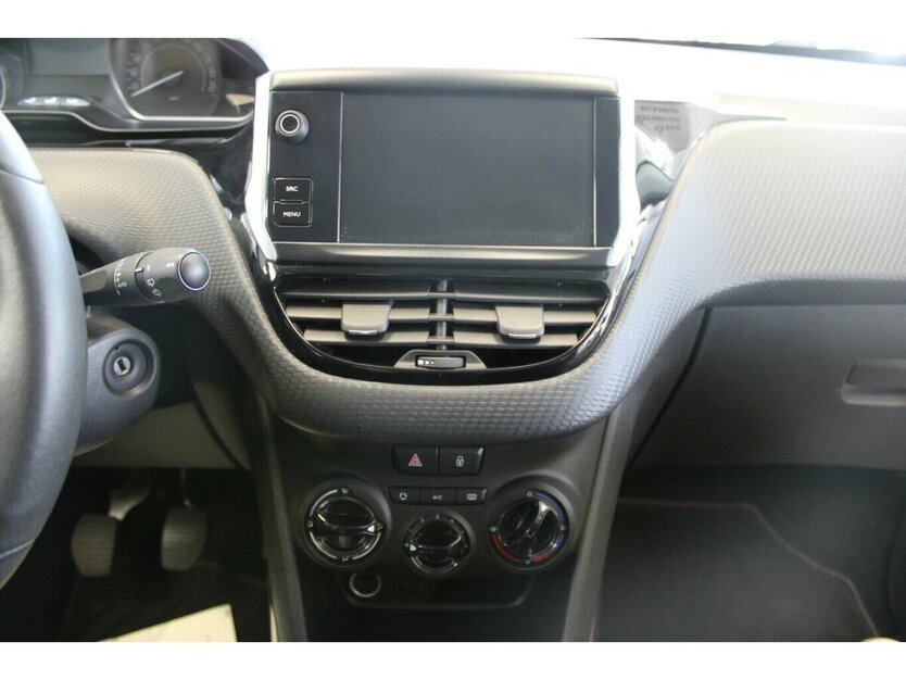 Peugeot 2008 PureTech Active Klima - Shz. 29.998 km 10.780 € Euskirchen 53881