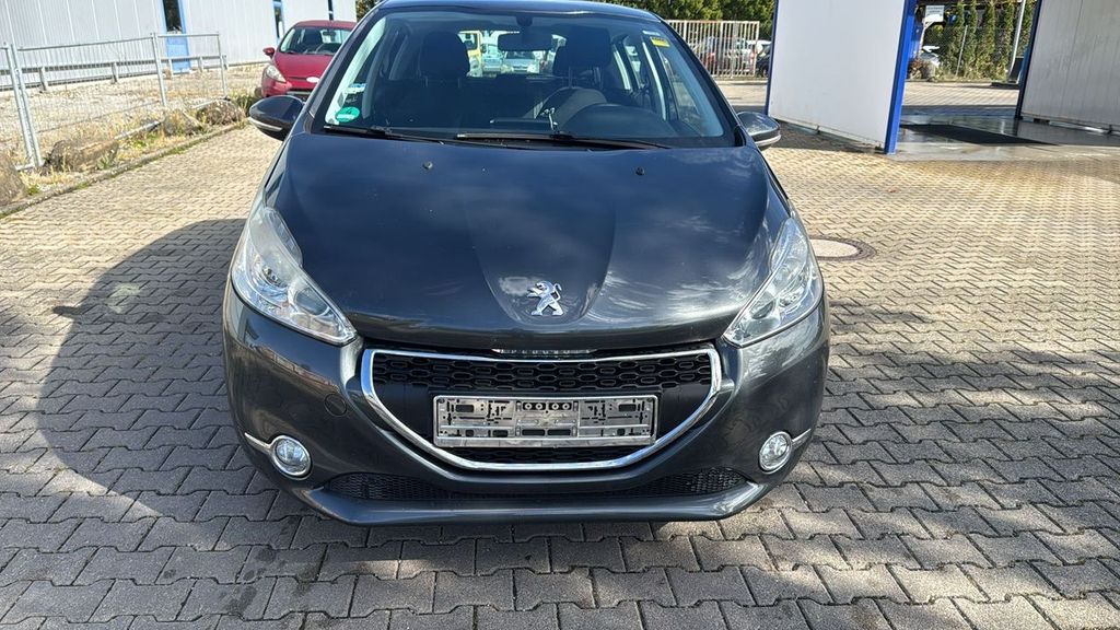 Peugeot 208 221.129 km 2.350 &euro; Pfedelbach 74629