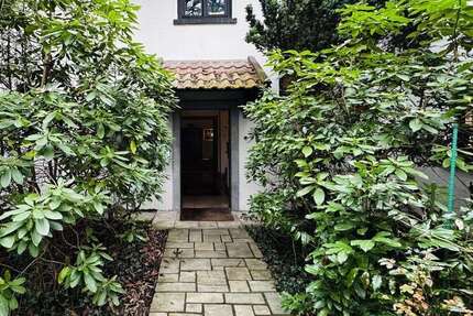 Haus zum Kaufen in Saarbrücken 890.000 € 365 m² 11 zimmer