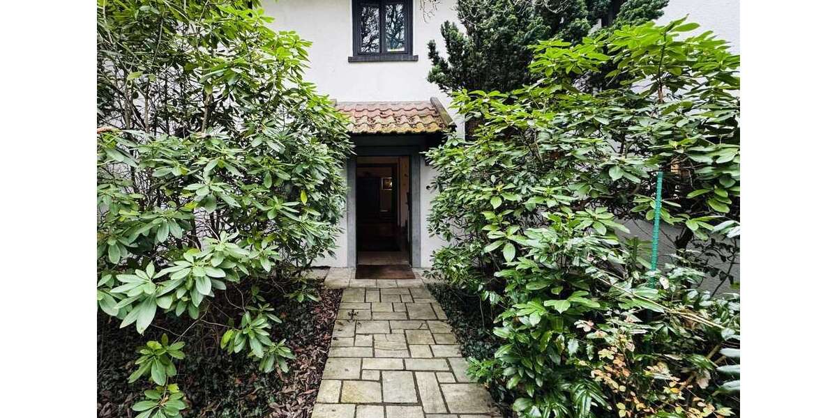 Haus zum Kaufen in Saarbrücken 890.000 € 365 m² 11 zimmer