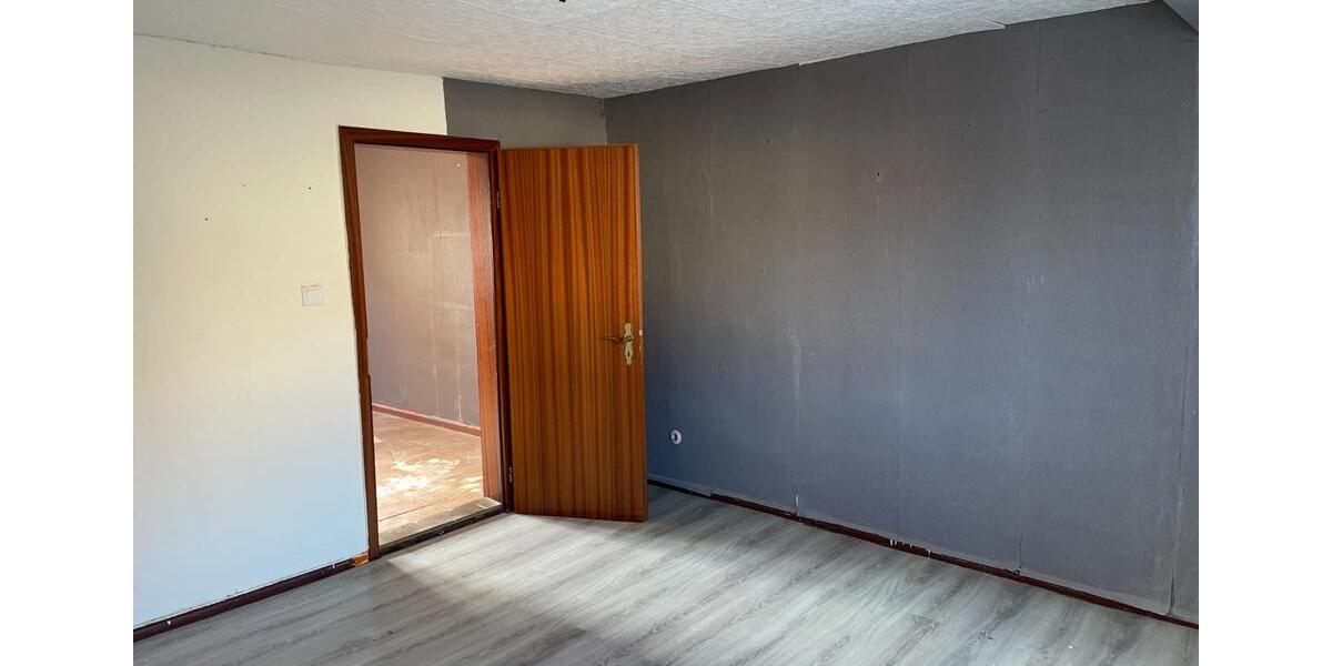 Reihenhaus Sömmerda - 6 Zimmer, 140 m&sup2;, 980&euro; | Angebot:25055728