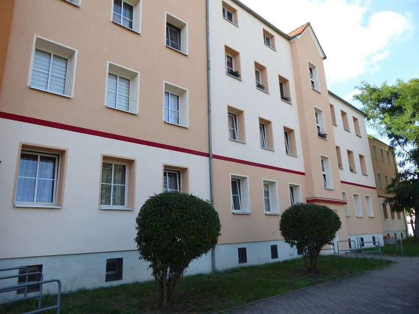 Wohnung zum Mieten in Dessau-Roßlau 525 € 81.96 m²