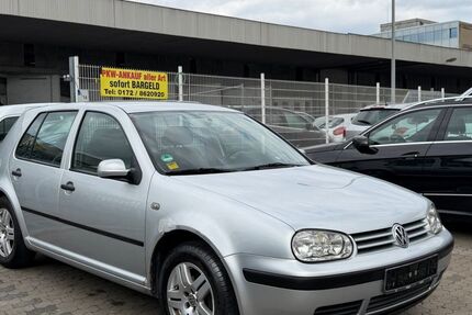 VW Golf 297.566 km 899 &euro; Nürnberg 90439