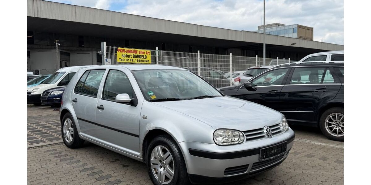 VW Golf 297.566 km 899 &euro; Nürnberg 90439