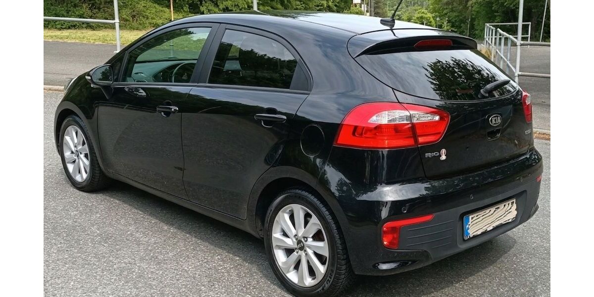 Kia Rio 80.000 km 8.000 &euro; Taunusstein 65232