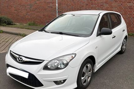 Hyundai i30 136.576 km 4.199 &euro; Essen 45327
