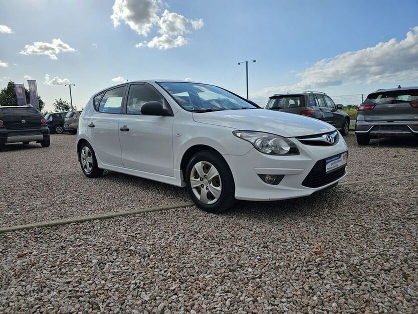 i30
