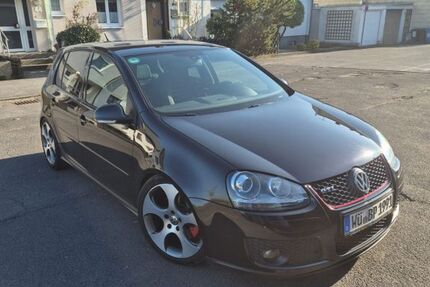 VW Golf 137.590 km 7.950 &euro; Würzburg 97076