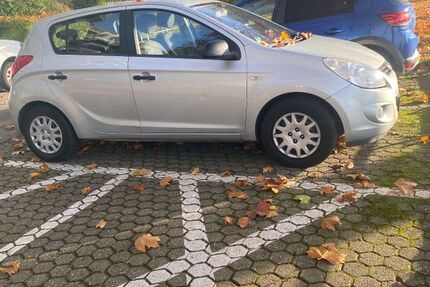 Hyundai i20 138.000 km 2.600 &euro; Köln 50859