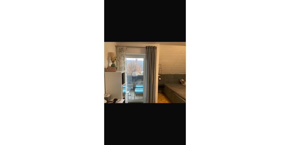 Dachgeschoßwohnung Berg bei Neumarkt in der Oberpfalz - 3 Zimmer, 95 m&sup2;, 1.000&euro; | Angebot:26144196