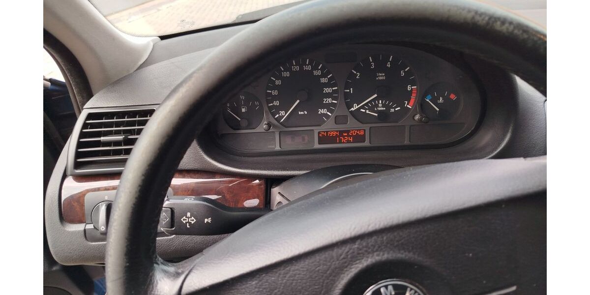 BMW 318 245.000 km 2.000 &euro; Ockrilla 01689