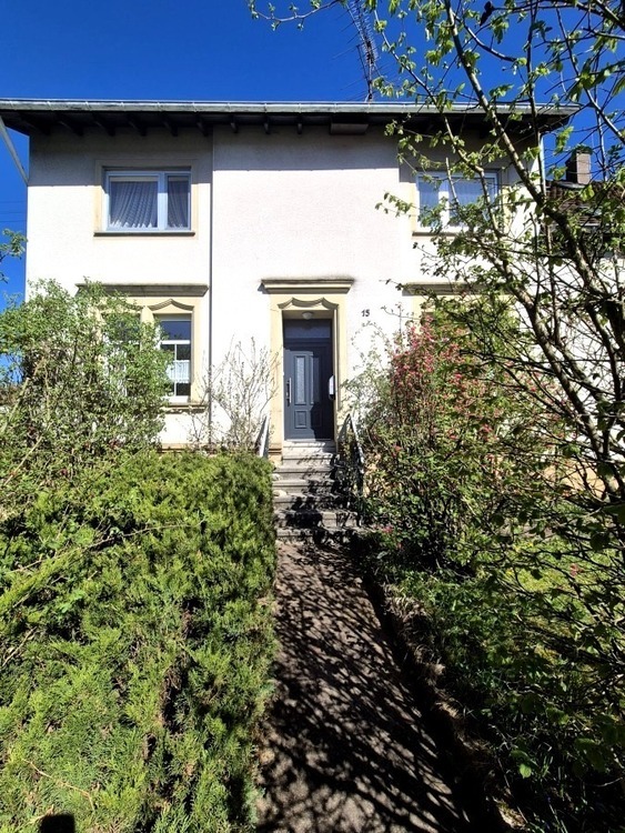 Liebevoll erhaltenes Bauernhaus mit 3 modernisierten Wohneinheiten, ideal für kreative Wohnkonzepte