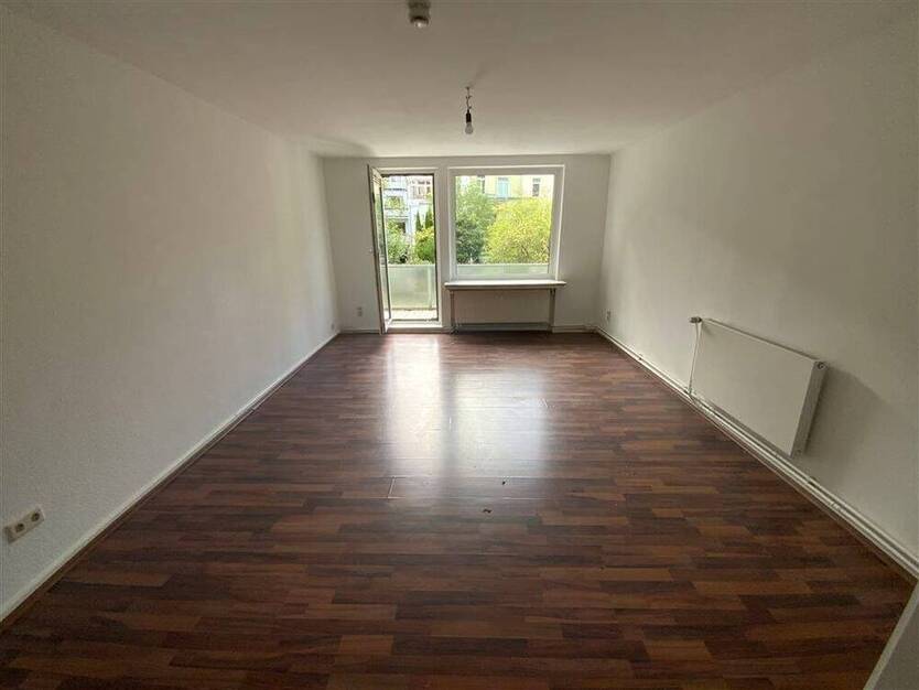 Viertel-Liebhaber aufgepasst : 1 grosses Zimmer mit Balkon und Blick ins Grüne freut sich auf Sie ! Ideal für eine alleinstehende Person