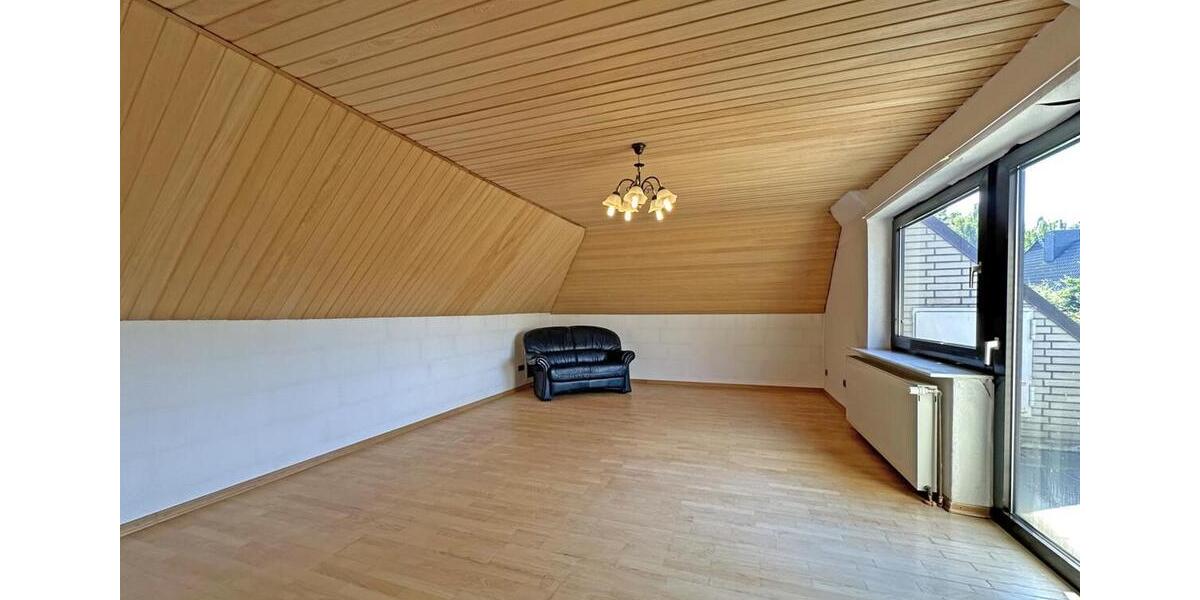 Dachgeschoßwohnung Hamburg Niendorf - 4 Zimmer, 101 m&sup2;, 1.800&euro; | Angebot:26407335