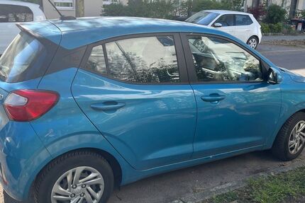 Hyundai i10 8.120 km 12.500 &euro; Berlin 14167