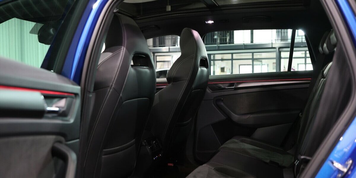 Skoda Kodiaq 2.0 TDI DSG 4x4 SPORTLINE RACE-BLUE+BLACK 124.000 km 30.991 &euro; Hamm 59077