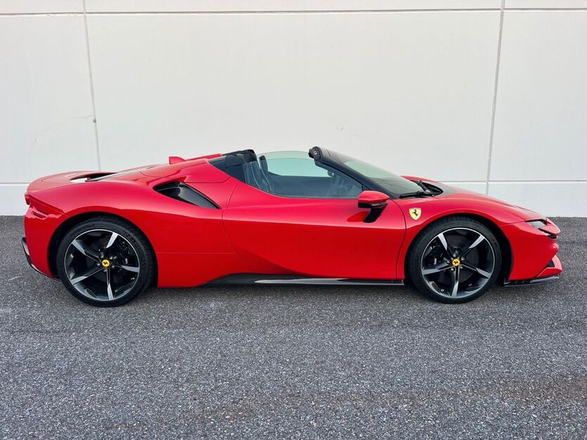 Ferrari SF90 1.499 km 479.999 € Fensterbach 92269