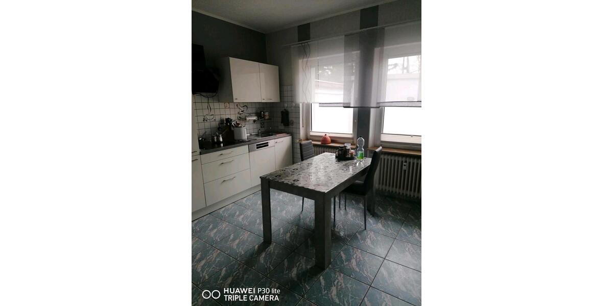 Helle 3-Zimmer-Wohnung + Küche + Bad zu vermieten. 3 zimmer