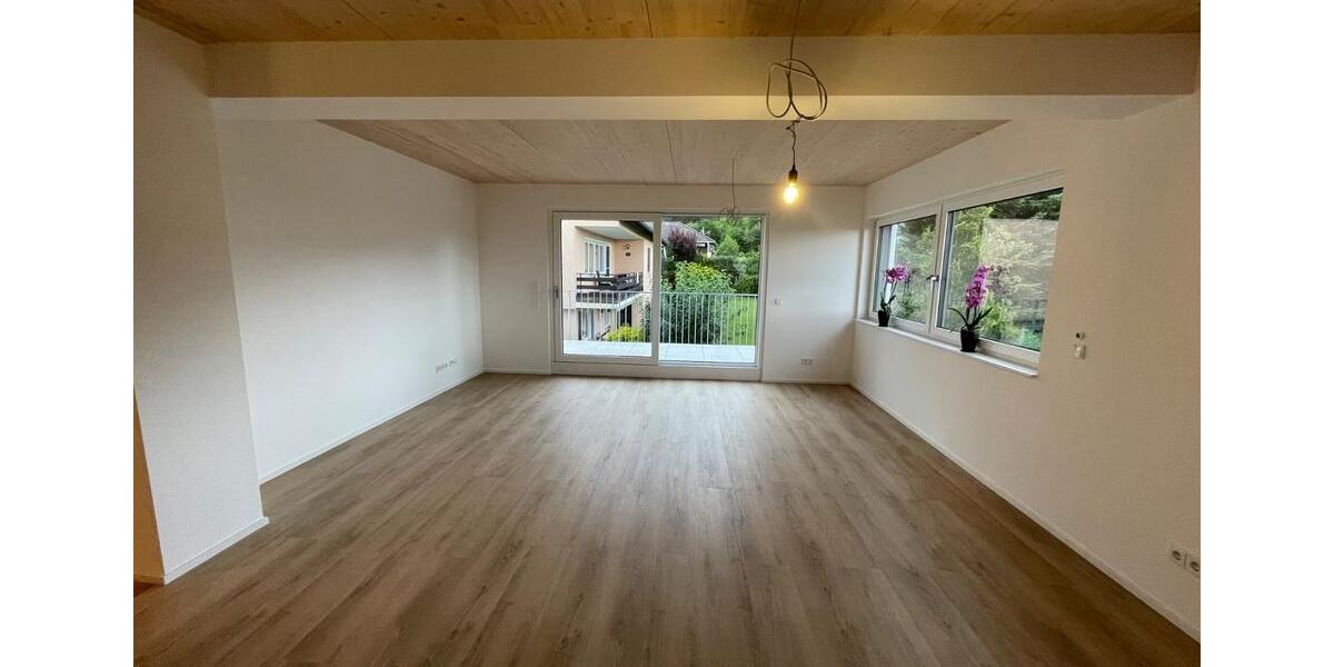 Etagenwohnung Irchenrieth - 3 Zimmer, 94 m&sup2;, 1.200&euro; | Angebot:26408105