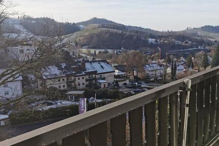 3 Zimmer Wohnung mit Balkon, Küche und Stellplätzen 3 zimmer