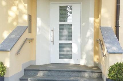 Schöne , neuwertige EG-Wohnung zentrumsnah