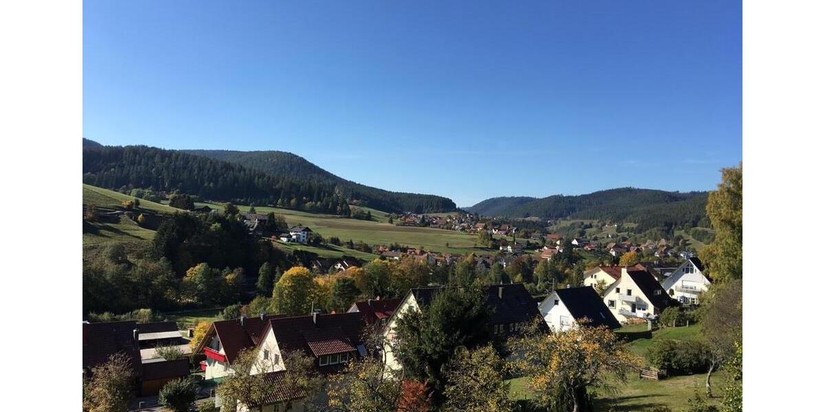 Große Wohnung mit toller Aussicht und zwei Stellplätzen 6 zimmer