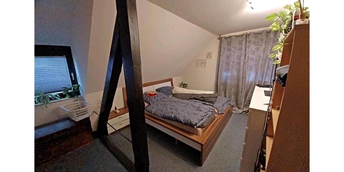 Dachgeschoßwohnung Gronau (Leine) - 3 Zimmer, 83 m&sup2;, 740&euro; | Angebot:25512114