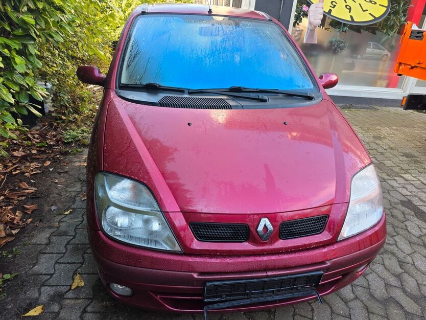 Renault Scenic 140.000 km 3.800 € Schiffweiler 66578