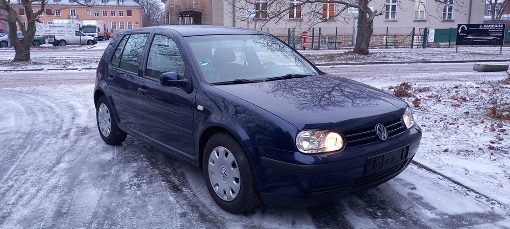 VW Golf 235.984 km 1.900 &euro; Berlin 10178