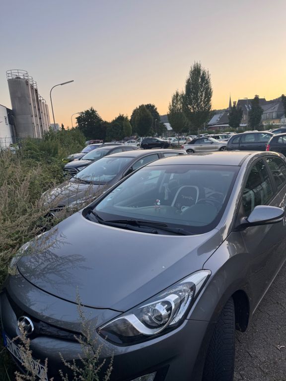 i30