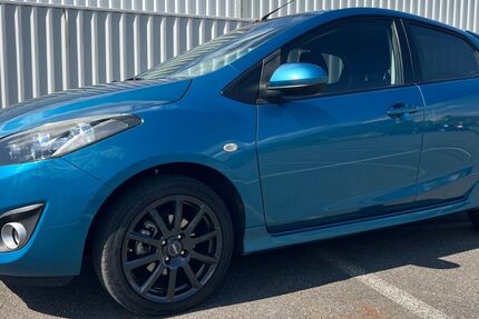 Mazda 2 204.000 km 2.499 &euro; Berlin 12057