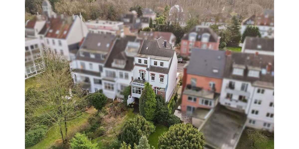 Haus zum Kaufen in Düsseldorf 1.990.000 € 295.92 m² 10 zimmer