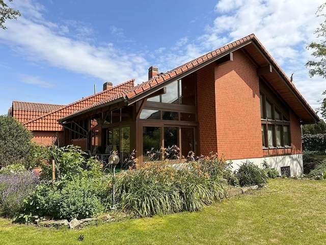 Haus zum Kaufen in Wolfsburg 815.000 € 486 m²